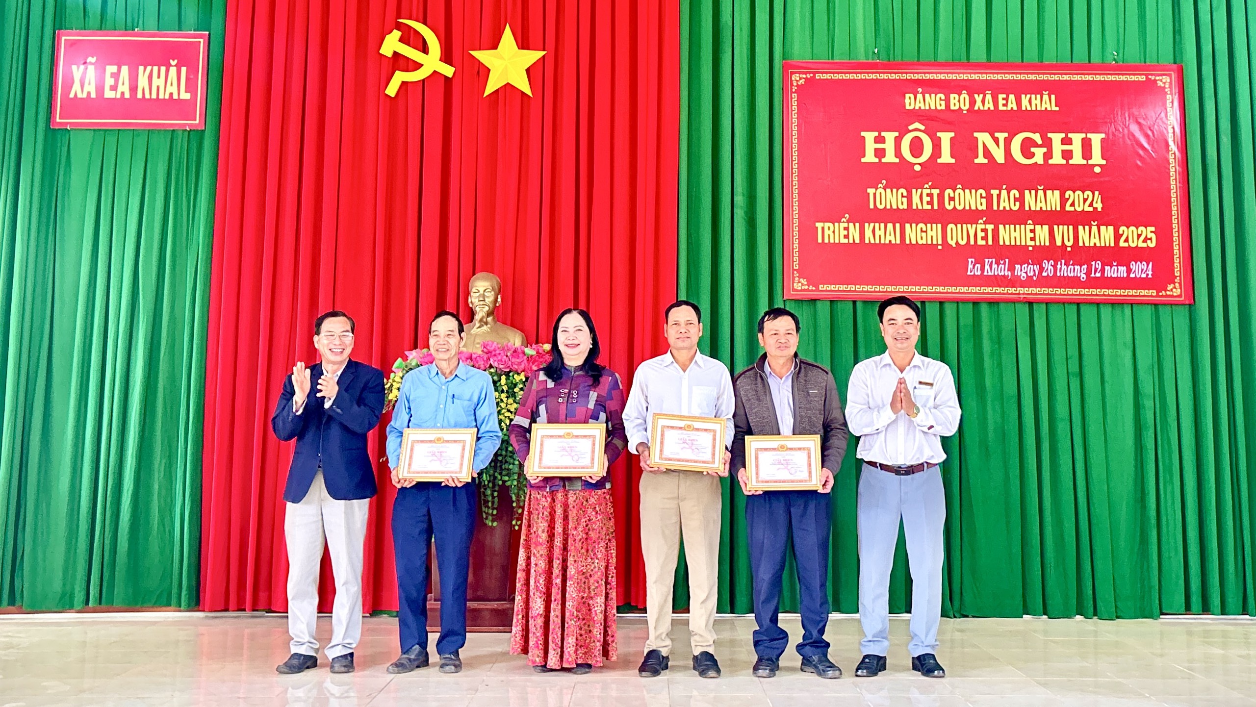 Đảng uỷ xã Ea Khăl tổng kết công tác Đảng năm 2024, triển khai Nghị quyết nhiệm vụ năm 2025.